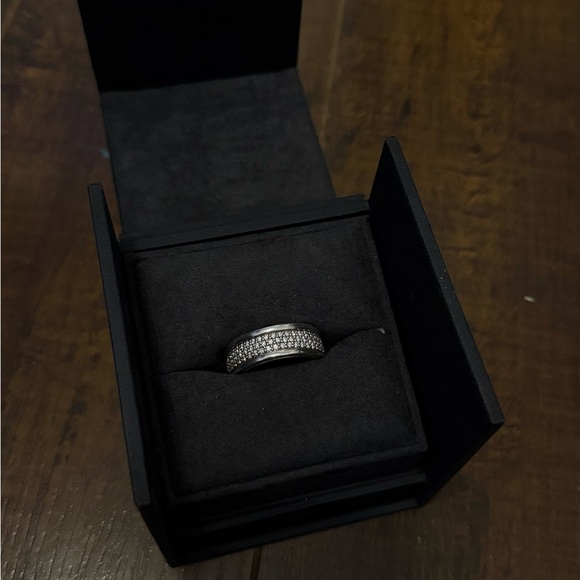 David Yurman STREAMLINE® PAVÉ THREE ROW BAND RING - Picture 4 of 6